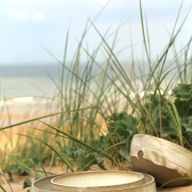 Handmade ceramic scale with unique glazes from the "Italian White" service