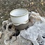 Hedendaagse, handgemaakte keramische tas van het servies en de collectie “Italian White"