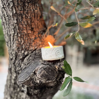 artisanni Ceramic tealight holder White carving