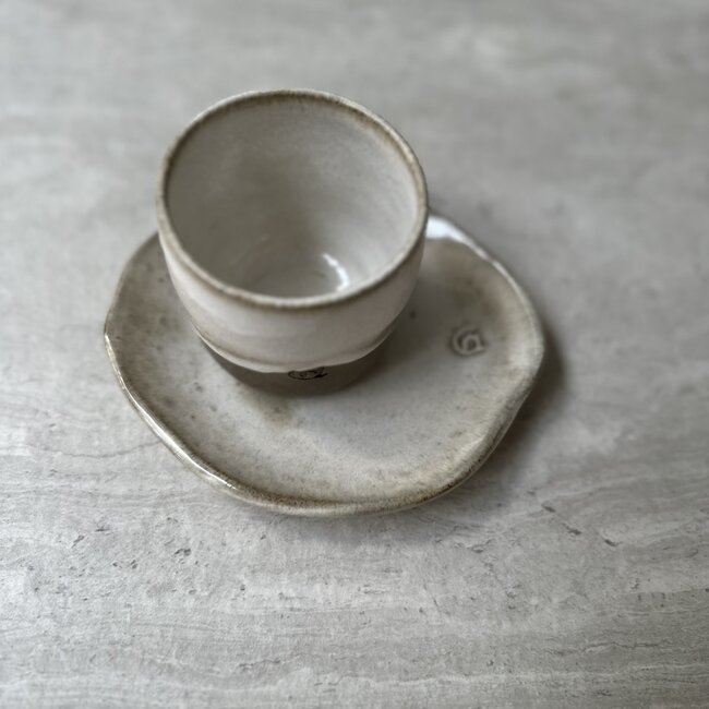 Schaaltje "Italian White" gebruikt voor hapjes maar ook zeer leuk voor als schoteltje van een koffietas of mok.