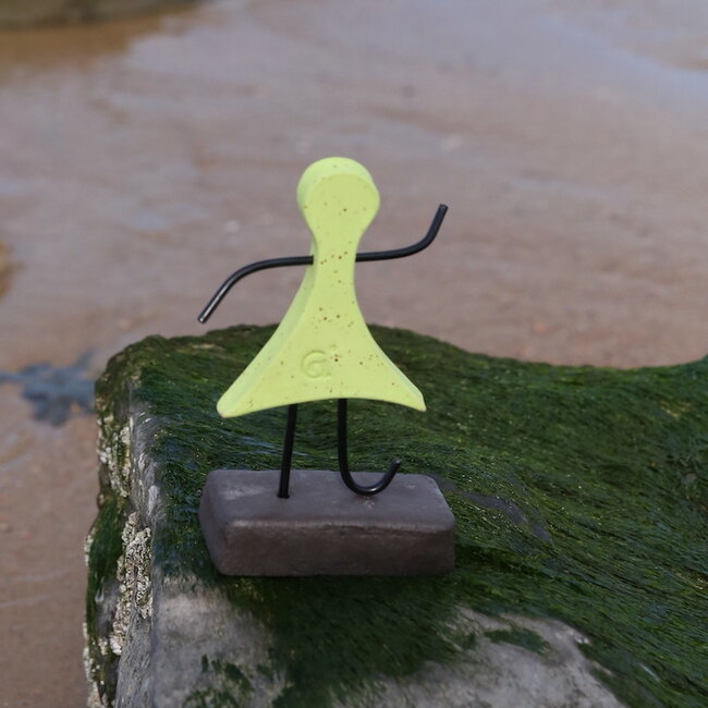 L'art représenté par une statue en céramique faite à la main est le symbole de l'unité, de l'amitié, de l'amour, du bonheur,... et bien plus encore.