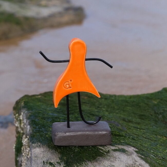 L'art représenté par une statue en céramique faite à la main est le symbole de l'unité, de l'amitié, de l'amour, du bonheur,... et bien plus encore.