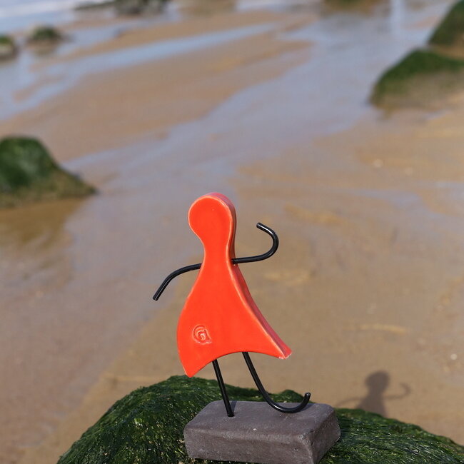 L'art représenté par une statue en céramique faite à la main est le symbole de l'unité, de l'amitié, de l'amour, du bonheur,... et bien plus encore.