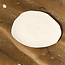 Cette assiette en porcelaine unique est ornée d'une belle bordure avec les dessins de la plage "La Plage".