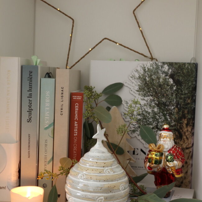 An "Art" Christmas tree makes your interior that little bit more exclusive.