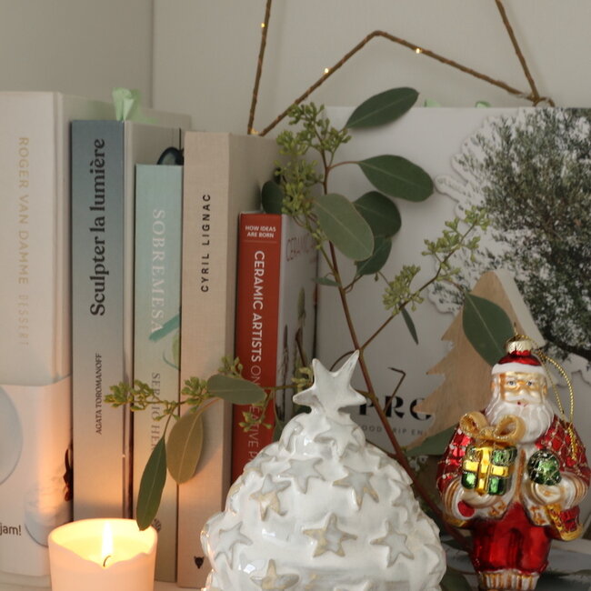 Un sapin de  Noël "Art" rend votre intérieur un peu plus exclusif.