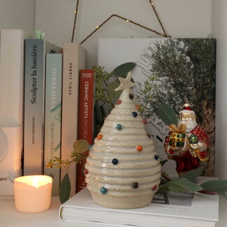 artisann Artistic Christmas tree with Christmas balls
