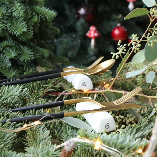 Handmade porcelain cutlery holder