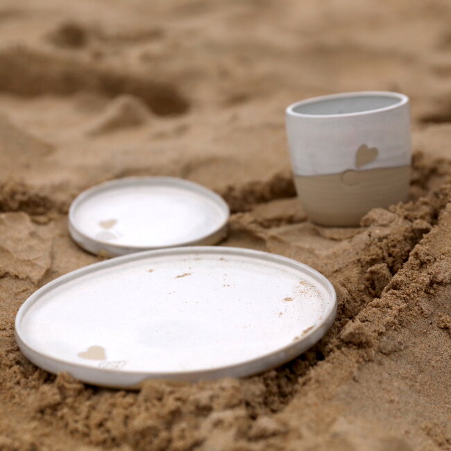 Handgemaakt keramisch wit setje kopen met een mooi hartje