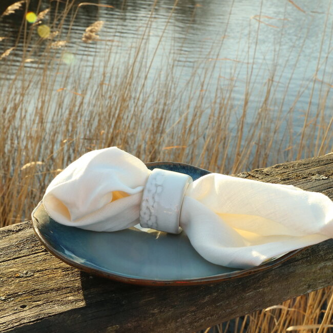 Keramische handgemaakte serviette ring, Wit