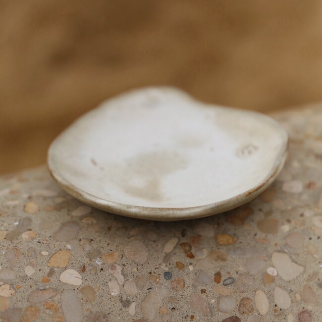 Keramisch handgemaakt schoteltje Coquillage, Italian White