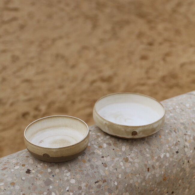 Handmade ceramic scale with unique glazes from the "Italian White" service