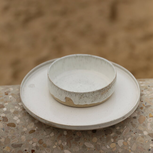Assiette en céramique artisanale, White Spots