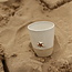 Tasse de thé en céramique blanc fait main du service « White Star » avec une étoile couleur moutarde