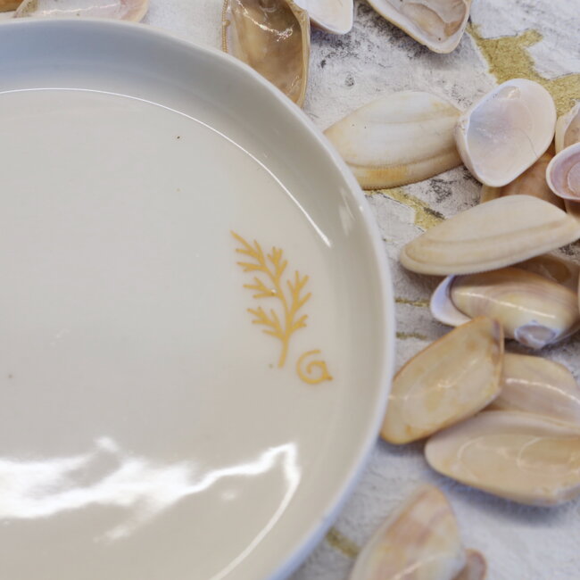 Assiette en porcelaine faite à la main, Feuillette