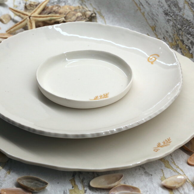 Assiette en porcelaine faite à la main, Feuillette