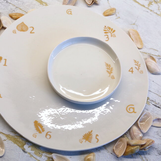 Assiette en porcelaine faite à la main, Feuillette