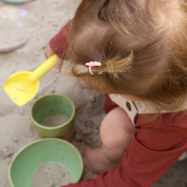 Handgemaakt keramisch kinderkommetje "Florence"