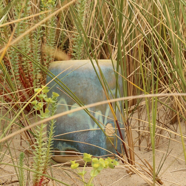 Beautiful contemporary, hand-turned ceramic vase "Mint"