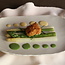 Assiette ovale contemporaine en porcelaine "Feuillette"