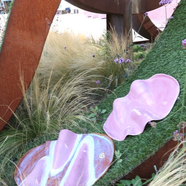 Ceramic tapas plate Wave for bites, sharing dishes, appetizers, sushi, charcuterie, kaas,…