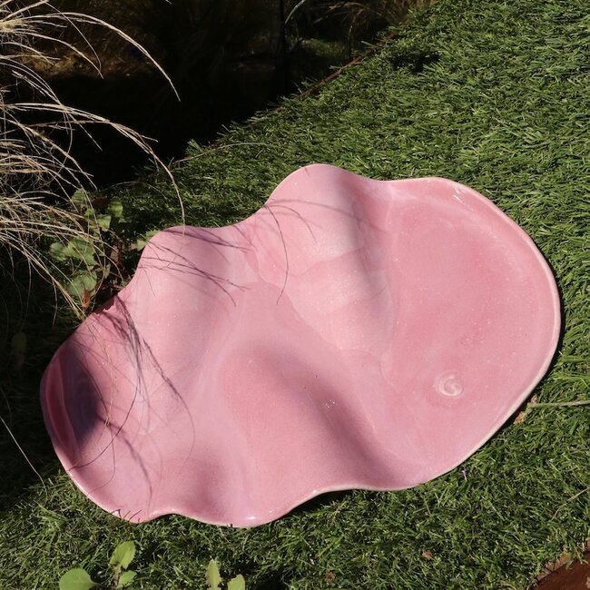 Plat de tapas ondulé en céramique fait main, Rose