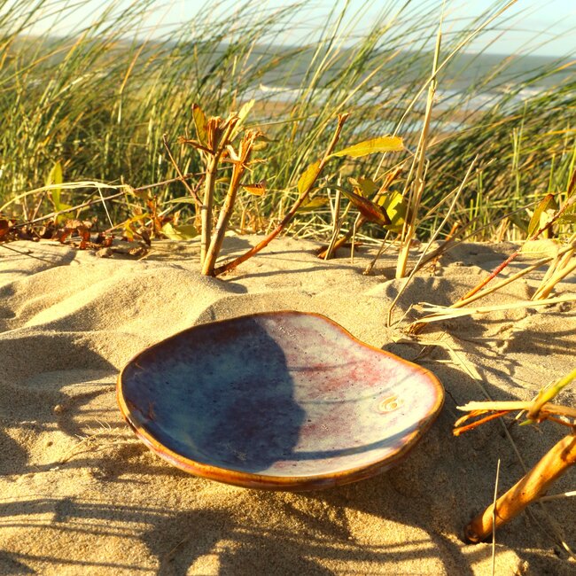 Plat creuse "Sunrise" utilisés pour les collations, mais aussi très agréables comme soucoupe pour un sac à café ou une tasse.