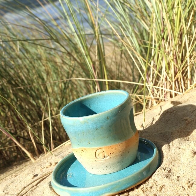Tasse ondulée en céramique faite à la main « Léonore » pour notre service à café "Turquoise"
