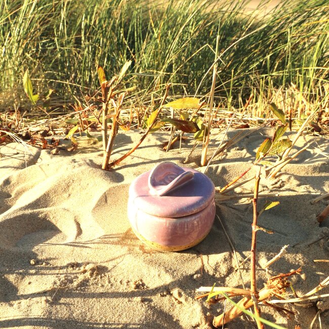 Suikerpotje "Roos" handgemaakt in spikkel klei met een uniek ontworpen Artisann dekseltje