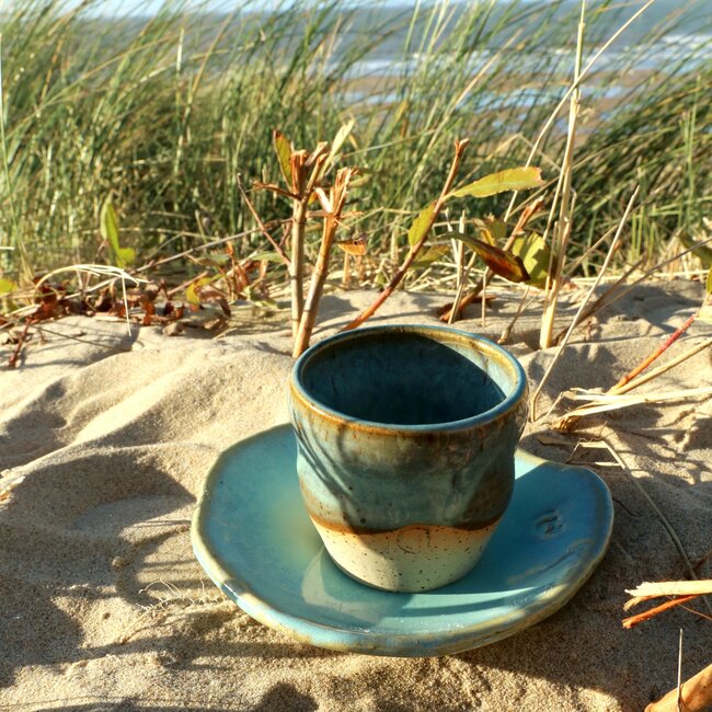 Scale "Lagune" used for snacks, but also very nice as a saucer of a coffee cup or mug.