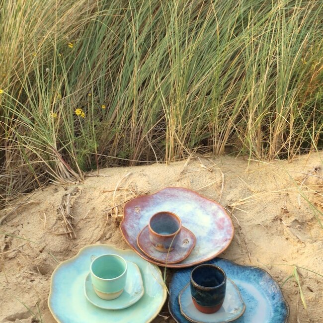 Handmade ceramic plate Amandine in shell shape and glazes sunrise of the "Chefs Artisann i-lign"