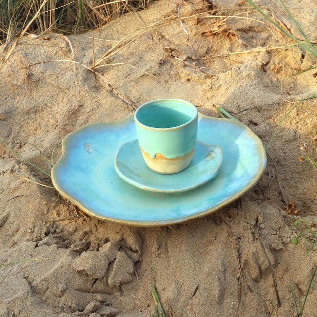 Scale "Lagune" used for snacks, but also very nice as a saucer of a coffee cup or mug.