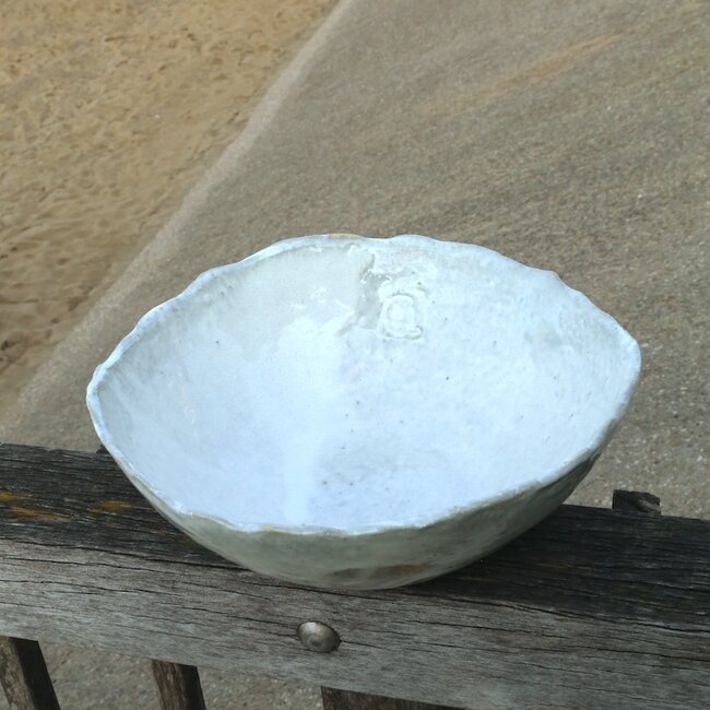 Unieke, exclusieve handgemaakte grote witte salade, fruitschaal voor uw tafel, keukeneiland