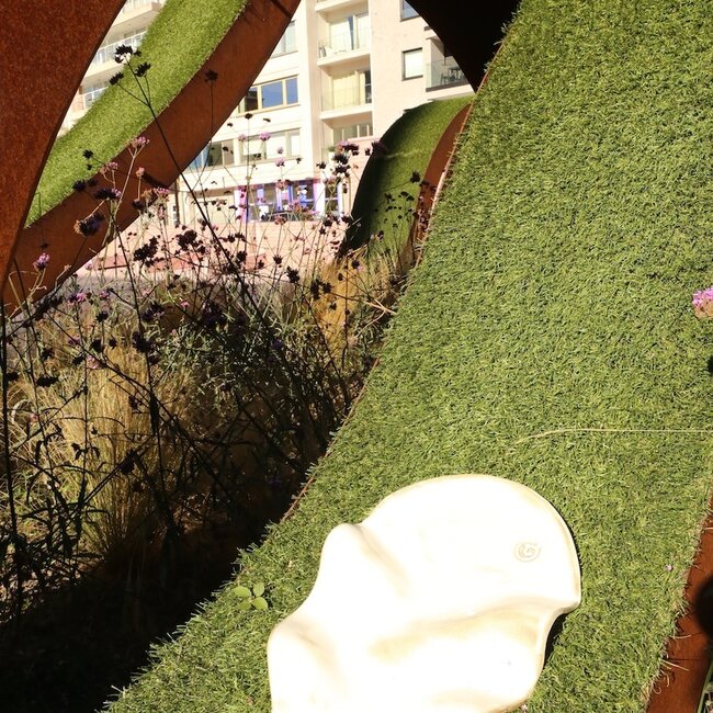 Golvende keramische handgemaakte tapaschaal Wave, Italian White