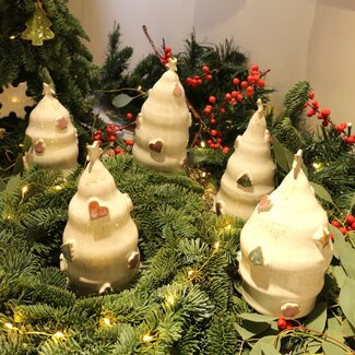 artisann Artistic Christmas tree with Christmas items