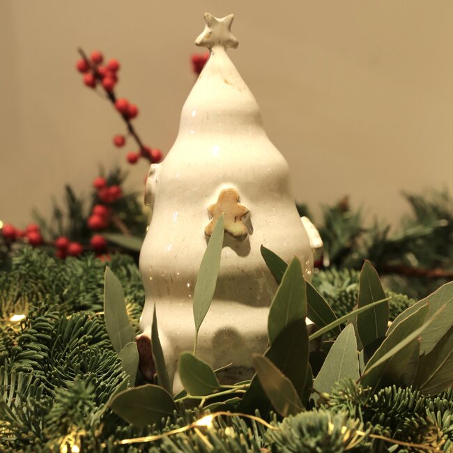 An "Art" Christmas tree makes your interior that little bit more exclusive.