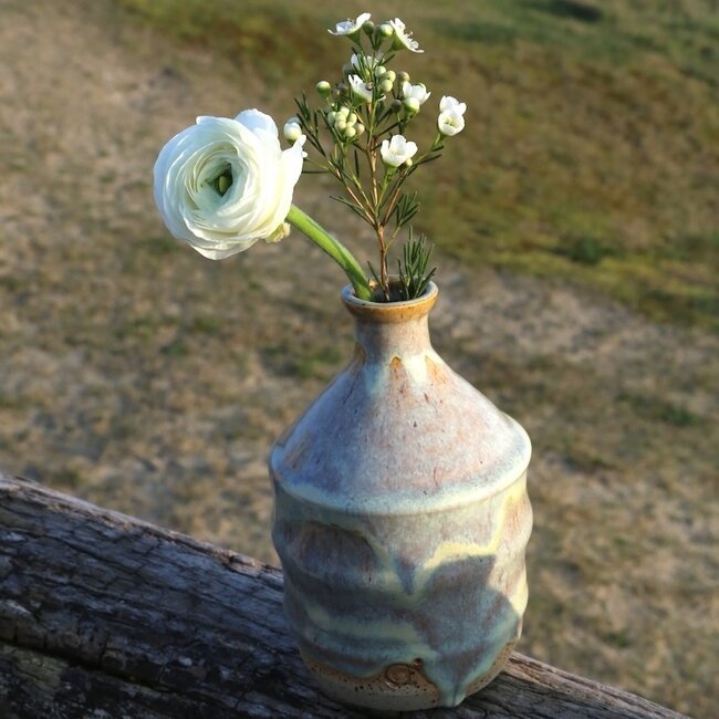 Keramisch handgemaakt vaasje  One Flower Mosterd