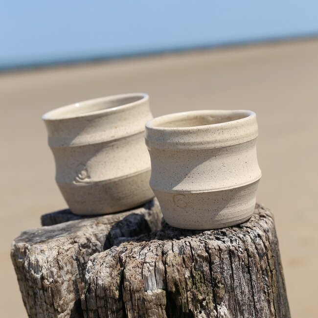 Keramisch handgemaakte koffietas, Naturel Beige 3golven