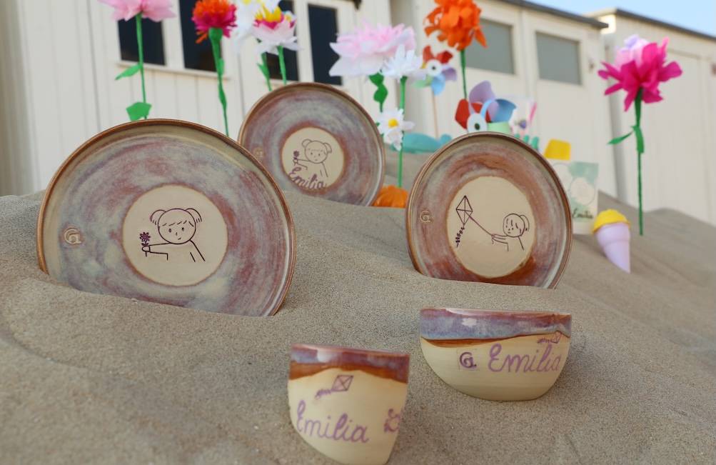 Gepersonaliseerd kinderbord, kom of tas met de naam van uw kindje