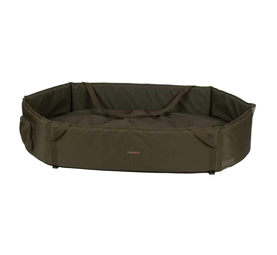 Trakker Sanctuary Deluxe Oval Crib XL