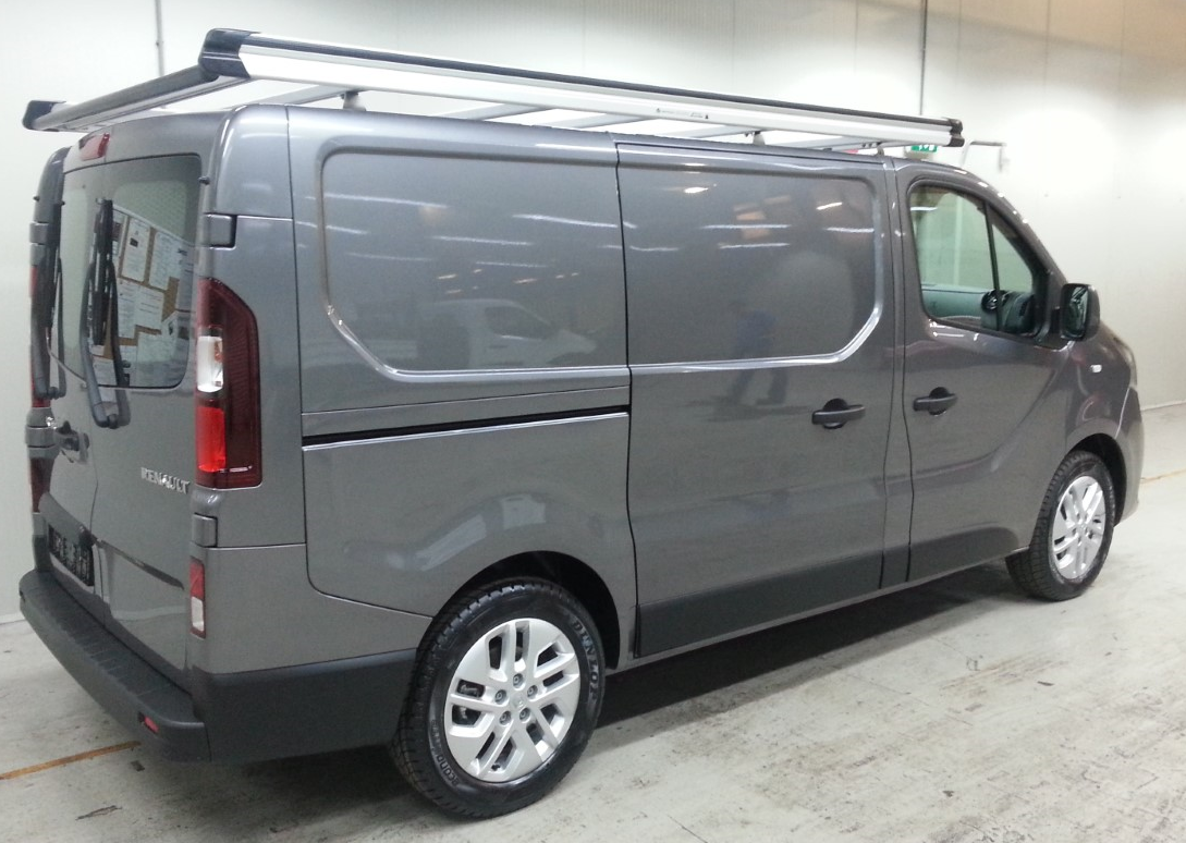 Aluminium imperiaal Nissan NV300 vanaf 2014 inclusief opsteekrol en spoiler