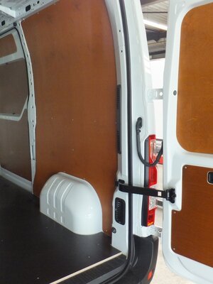 Deurpanelen Fiat Doblo vanaf 2010 achterdeuren bovenzijde 2 stuks