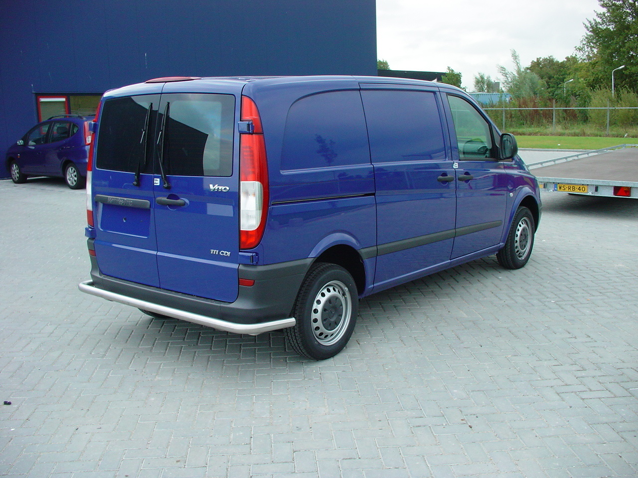 Rearbar RVS geborsteld Mercedes Vito vanaf 2014 doorlopend tot aan de wielkast uitvoering zonder trekhaak