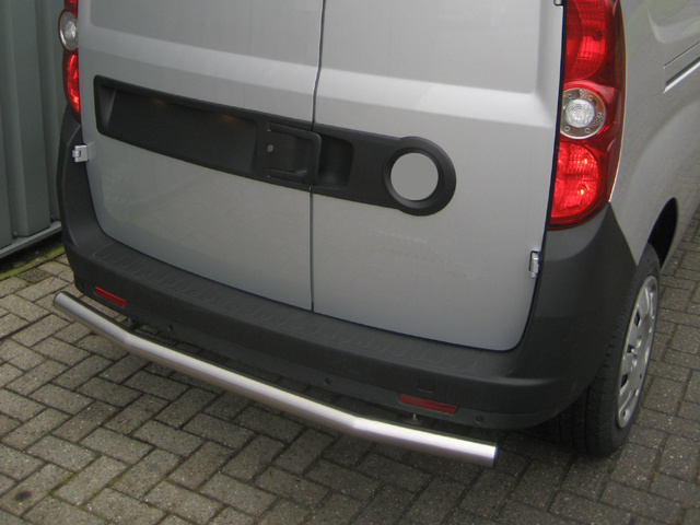Rearbar RVS geborsteld Opel Combo vanaf 2012 L1 uitvoering zonder trekhaak