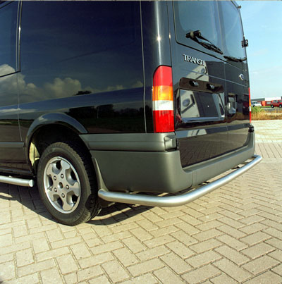 Rearbar RVS geborsteld Peugeot Boxer vanaf 2006 doorlopend tot aan de wielkastuitvoering met trekhaak