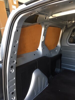 Betimmering Opel Combo vanaf 2019 L1 uitvoering met enkele schuifdeur