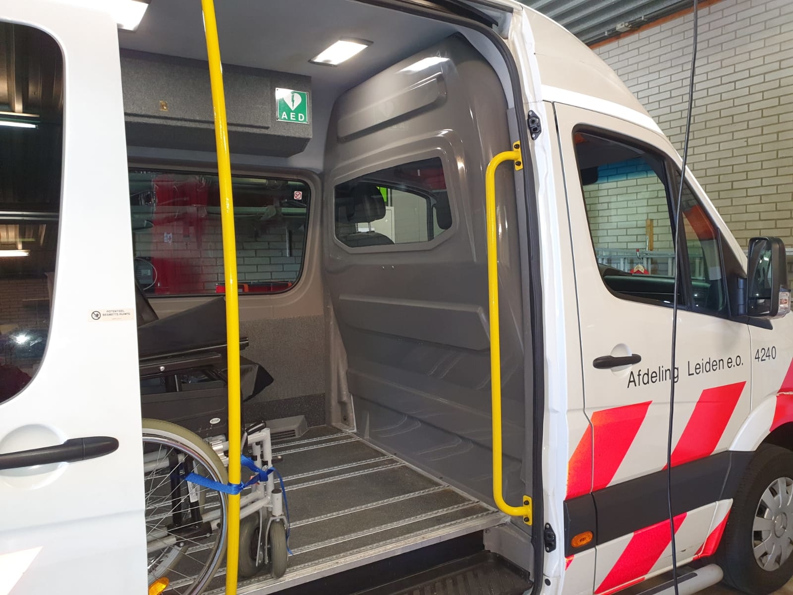 Tussenwand Mercedes Sprinter vanaf 2006 laag met ruit