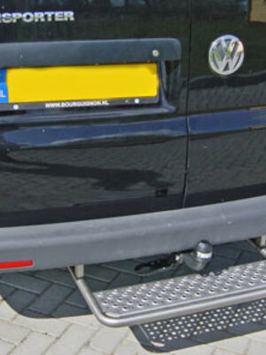Opstaptrede Volkswagen T6.1 met trekhaak - geborsteld