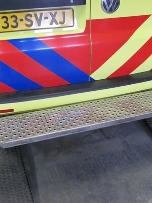 Opstaptrede Volkswagen T6.1 zonder trekhaak over volle breedte