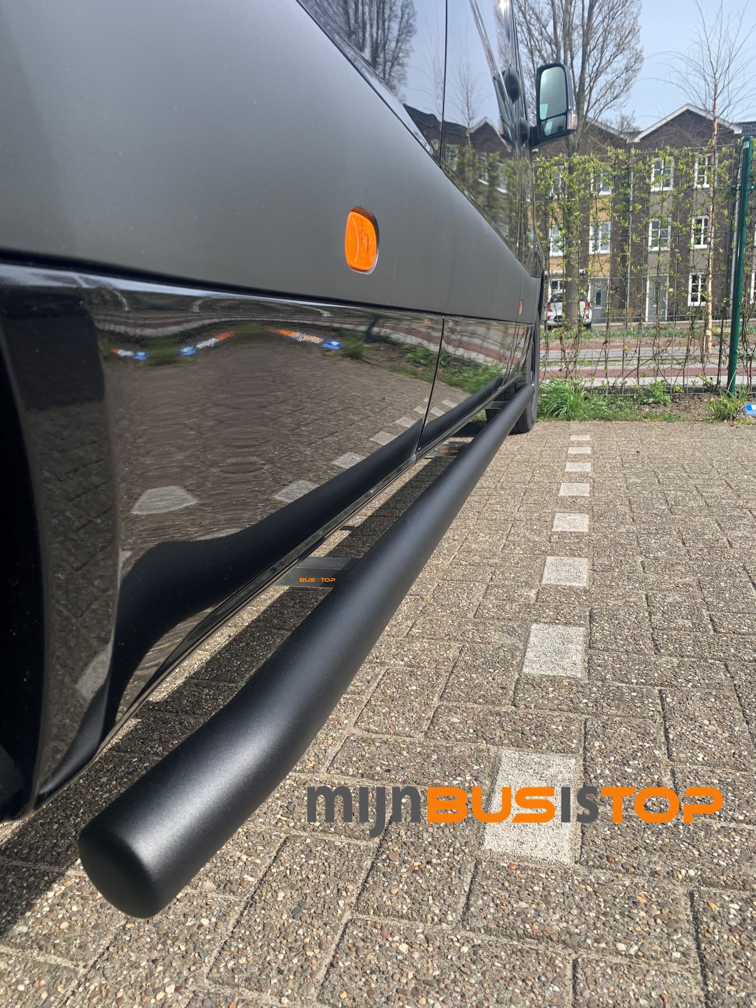 Zwarte blackline sidebarsaZwarte blackline sidebars Volkswagen Crafter vanaf 2006 Volkswagen Crafter vanaf 2006 L1 TUV